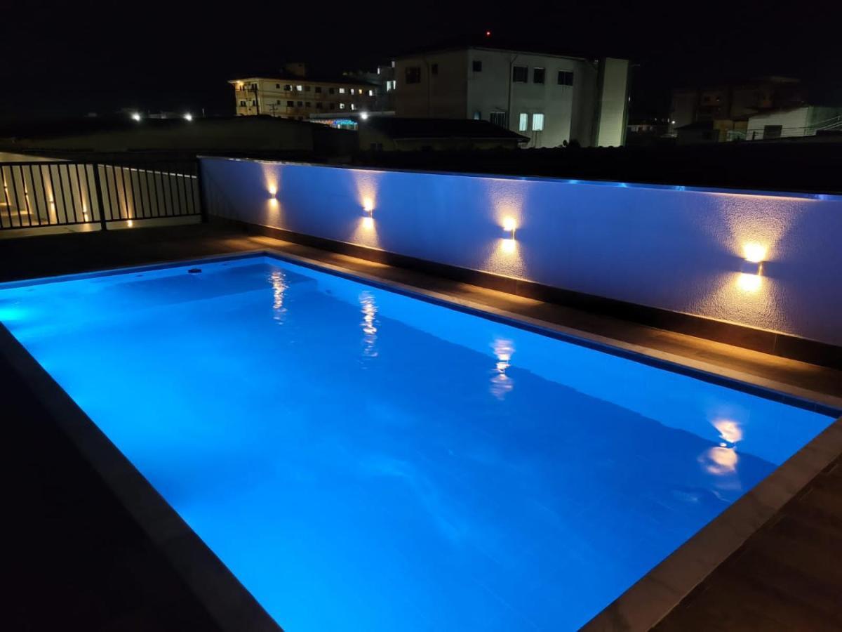 דירות אובטובה Apartamento Com Piscina No Centro מראה חיצוני תמונה