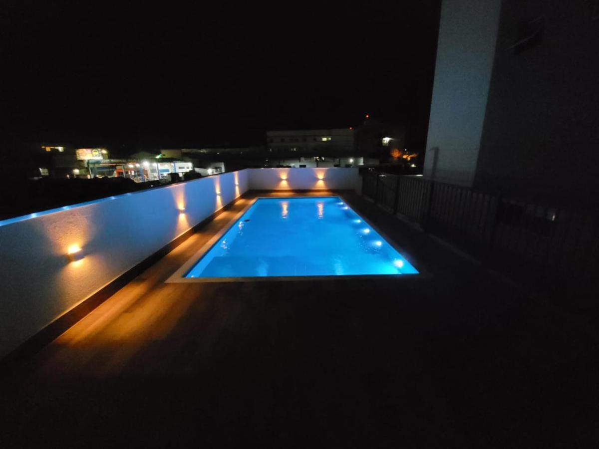 דירות אובטובה Apartamento Com Piscina No Centro מראה חיצוני תמונה